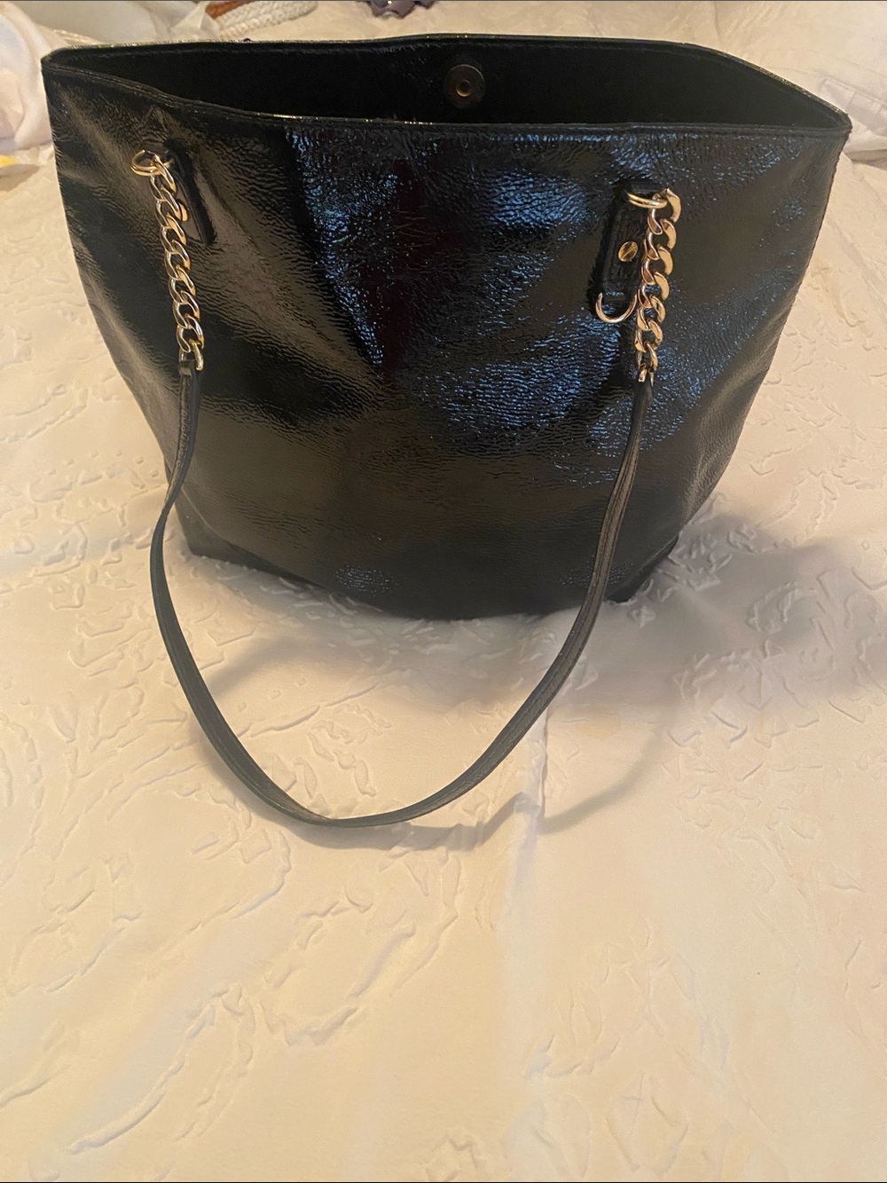 LAST PRICE CUT!  Michael KORS Beautiful black patent shoulder bag